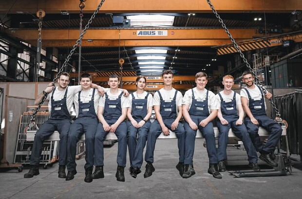 Karrieretag 2026 bei Kinkele mit Gruppen von Auszubildenden in der Werkstatt.